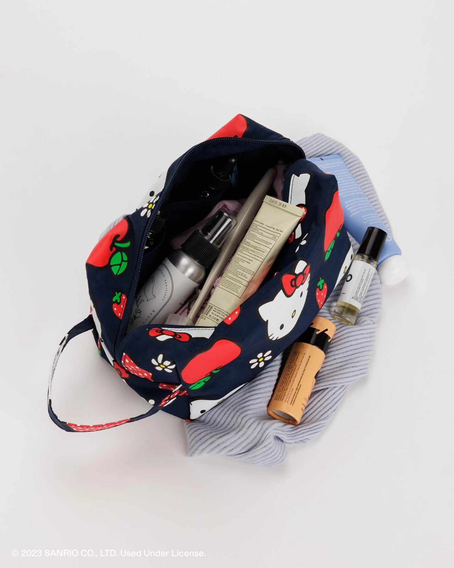 Baggu Dopp kit - Hello Kitty Apple